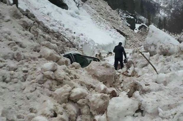 Artvin&#039;de Arızaya Giden Ekibin Üzerine Bir Çığ Düştü