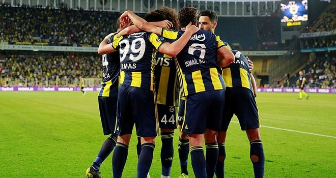 Fenerbahçe'de 8 Futbolcu İle Yollar Ayrılıyor