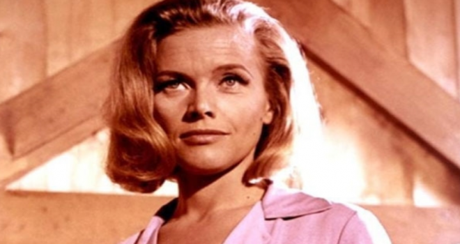 Honor Blackman hayatını kaybetti