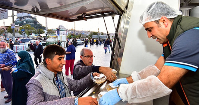 Aşure Geleneğini İBB Yaşatıyor