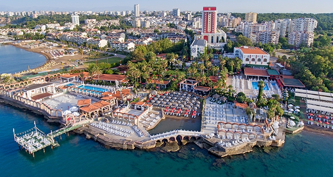 Antalya'nın En Güzel Sahili Lara'da Ağırlamaya Hazır!