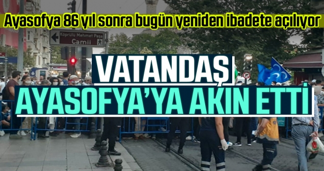 Vatandaş Ayasofya'ya Akın Etti haberi