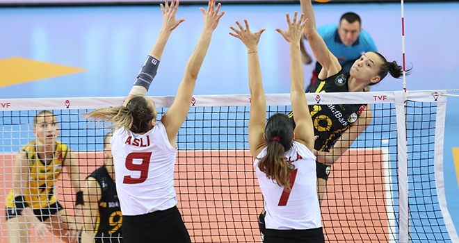 VakıfBank'tan Derbi Zaferi